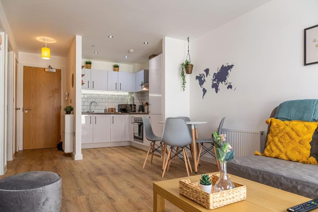 Natural Light City Center Pad Birmingham Exterior photo